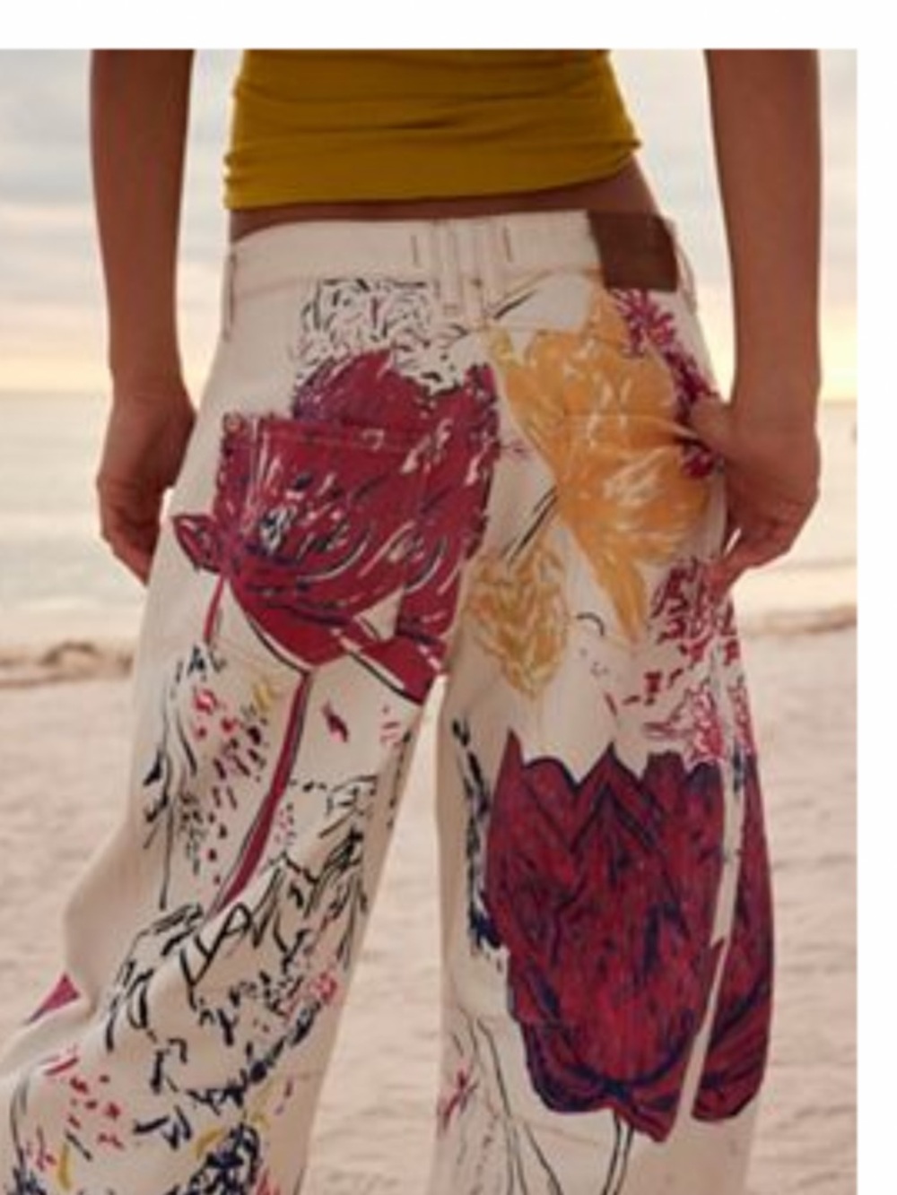 We The Free Wide barrel jeans in a 🌷 Tulip Print.
